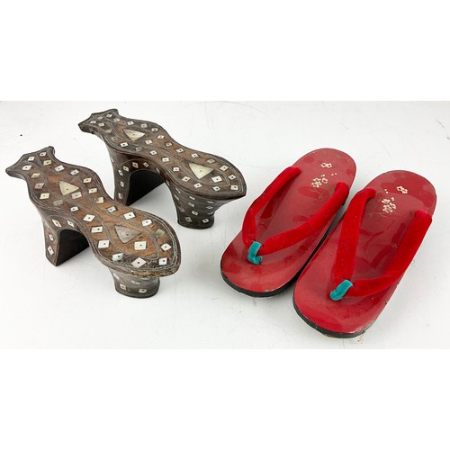 553 - A PAIR OF EARLY 20TH CENTURY OTTOMAN TURKISH HARDWOOD AND MOTHER-OF-PEARL MARQUETRY BATH SLIPPERS TO... 