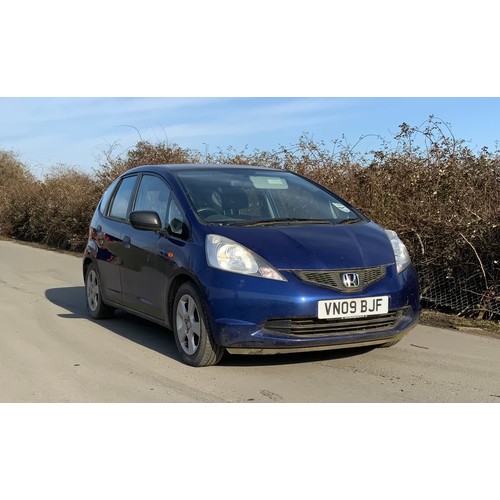 2 - HONDA JAZZ I-VTEC SE 5 DOOR PETROL HATCHBACK 1.2L VN09 BJF, MOT expired 9th November 2023, mileage a... 