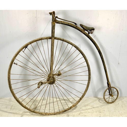 644 - SINGER PENNY FARTHING BICYCLE - (PHOTOGRAPH OF BICYCLE CIRCA 1930)