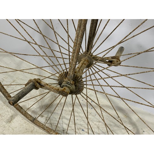 644 - SINGER PENNY FARTHING BICYCLE - (PHOTOGRAPH OF BICYCLE CIRCA 1930)