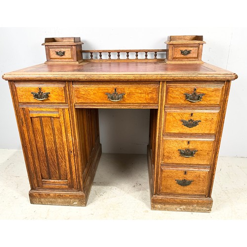 688 - VICTORIAN OAK TWIN PEDESTAL DESK WITH LEATHER INSERT WIDTH 108cm