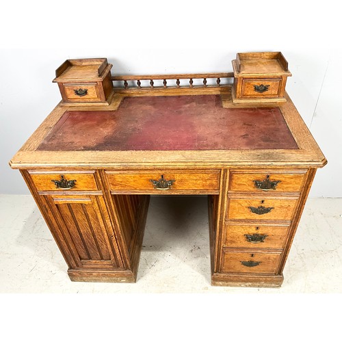 688 - VICTORIAN OAK TWIN PEDESTAL DESK WITH LEATHER INSERT WIDTH 108cm