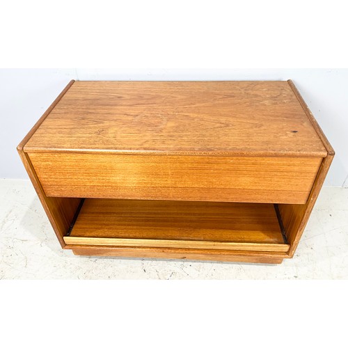 724 - LATE CENTURY TV UNIT WIDTH 85cm