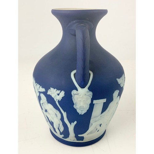 34 - WEDGWOOD DARK BLUE JASPERWARE PORTLAND TWIN HANDLED VASE  18cm TALL