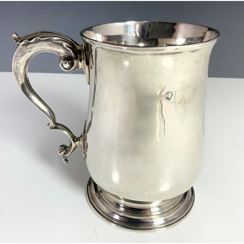 299 - GEORGIAN BALUSTER TANKARD HALLMARKED LONDON 1777 12.5cm TALL 433g