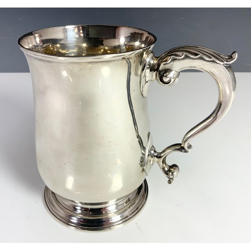 299 - GEORGIAN BALUSTER TANKARD HALLMARKED LONDON 1777 12.5cm TALL 433g