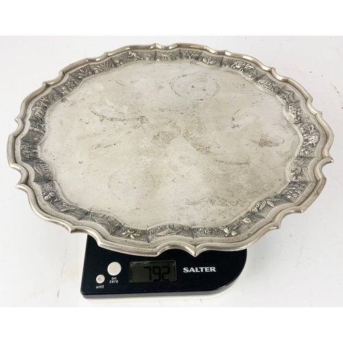 307 - STERLING SILVER TRAY WITH EMBOSSED DECORATION  AND PIE CRUST SHAPE STAMPED STERLING SILVER 792g