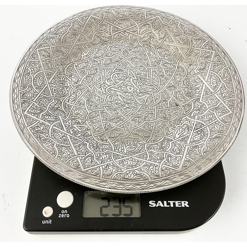 297 - EGYPTIAN WHITE METAL PLATE WITH ENGRAVED DECORATION AND MARKED 900, APPROX. 234g 22cm DIAMETER
