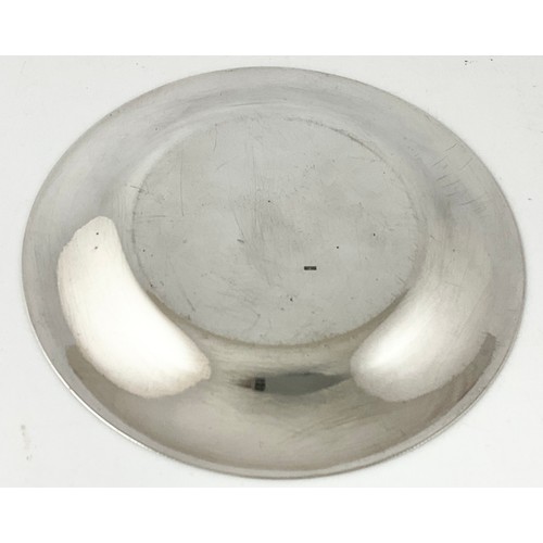 297 - EGYPTIAN WHITE METAL PLATE WITH ENGRAVED DECORATION AND MARKED 900, APPROX. 234g 22cm DIAMETER