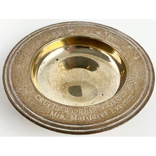 303 - 2 SILVER DISHES EACH WITH A CRUFTS RELATED INSCRIPTION, CRUFTS 2004 BEST IN SHOW JUDGE AND CRUFTS WO... 