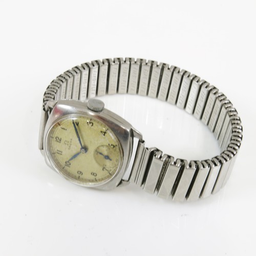 500 - GENTS VINTAGE OMEGA CUSHION CASE WRIST WATCH, RUNS