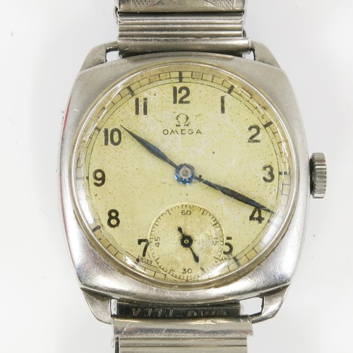 500 - GENTS VINTAGE OMEGA CUSHION CASE WRIST WATCH, RUNS