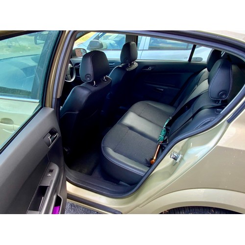 1 - 2005 VAUXHALL ASTRA DESIGN, 5 DOOR HATCH BACK PETROL 1796CC, AUTOMATIC, GOLD COLOUR VK05EXG
MOT EXPI... 