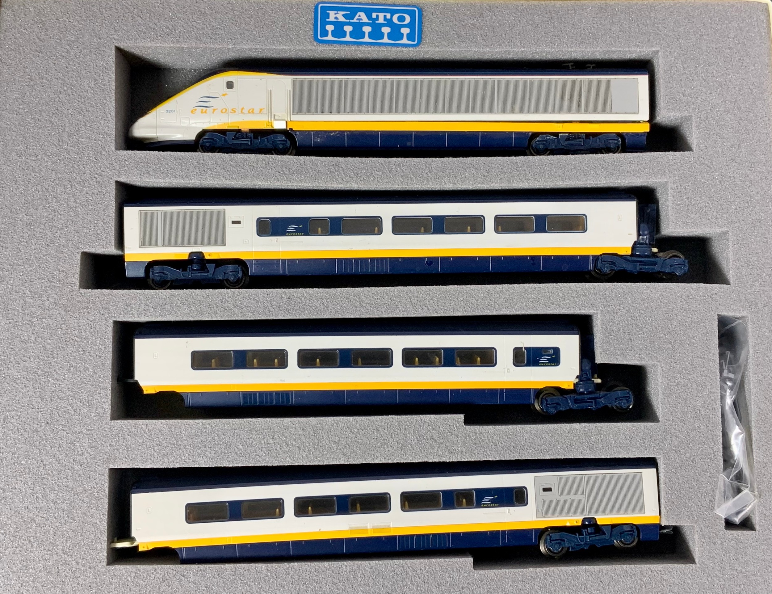 KATO N GAUGE BOXED 10-327 EUROSTAR 8 CAR SET WITH PAPERWORK, PLUS A 10 ...