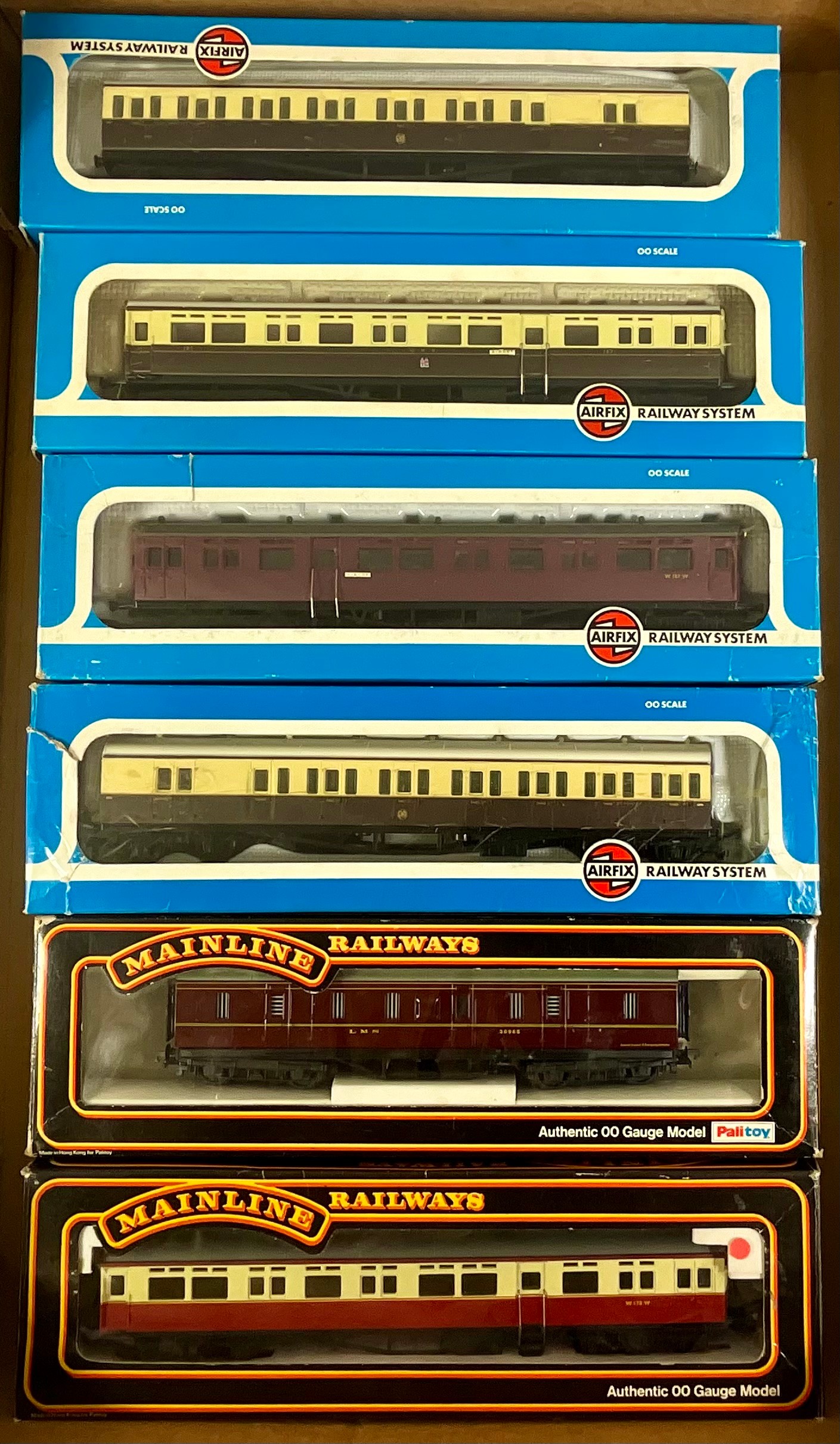 00 GAUGE COACHING STOCK, AIRFIX 2 X AUTO COACHES, 2 X SUBURBAN ...