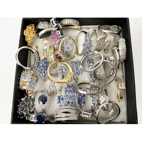696 - LARGE QUANTITY OF COSTUME RINGS INCLUDING GEMPORIA