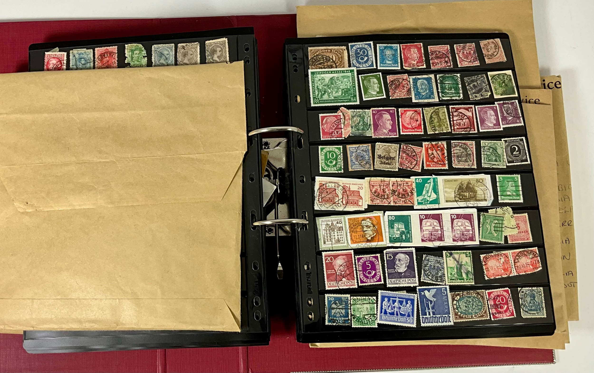 STAMP INTEREST, FOLDER WITH WORLD SORTED INTO COUNTRIES ON SLIP PAGES ...