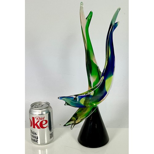 STUDIO GLASS SCULPTURE DEPICTING 2 FISH 29cm TALL