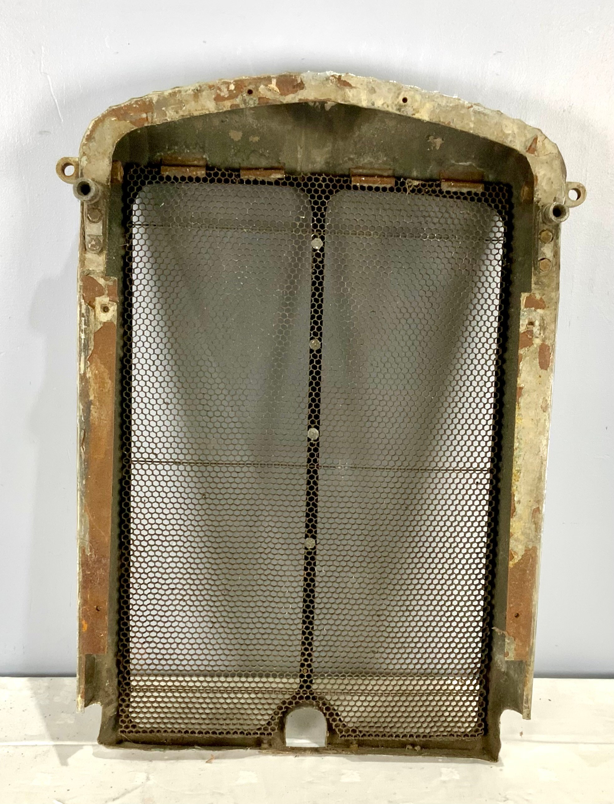 VINTAGE HONEYCOMB RADIATOR GRILLE POSSIBLY PRE-WAR DAIMLER