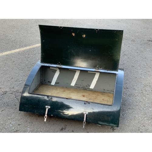 34 - VINTAGE CAR REAR BOOT BOX TRUNK