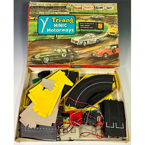 TRIANG MINIC MOTORWAYS, RACING SET, WITH 2 CARS, TRACK & CONTROLLER AS ...
