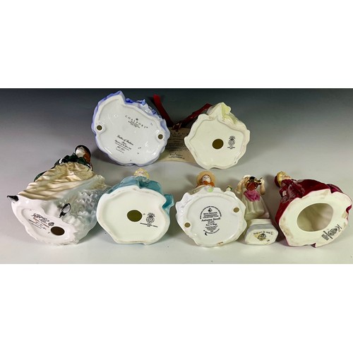113 - ROYAL WORCESTER, DOULTON AND COALPORT FIGURINES TO INCLUDE GRANDMOTHER’S DRESS 3081 x2, POLLY PUT TH... 
