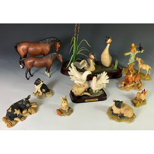 119 - BESWICK HORSE AND FOAL FIGURES AND BORDER FINE ARTS SCULPTURES