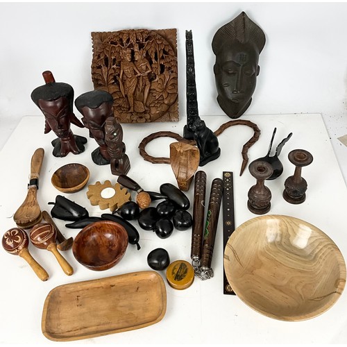 376 - LARGE QUANTITY OF COLLECTABLE TREEN INCLUDING TOURIST WARE