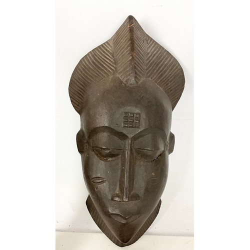 376 - LARGE QUANTITY OF COLLECTABLE TREEN INCLUDING TOURIST WARE