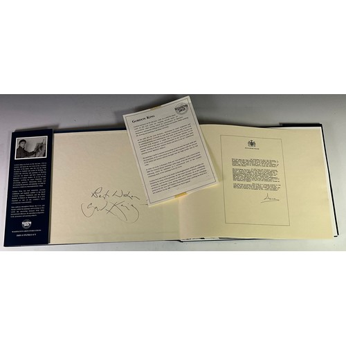 80 - ILLUSTRATION BOOK GORDON KING - A ROMANCE WITH ART SIGNED BY THE ARTIST