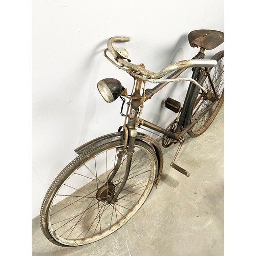 8 - VINTAGE BICYCLE