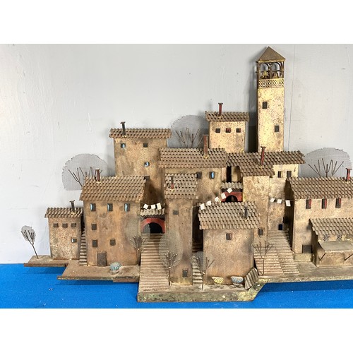 10 - IMPRESSIVE METAL WALL HANGING SCULPTURE POSSIBLY BY CURTIS JERE WIDTH 135cm, 72cm TALL