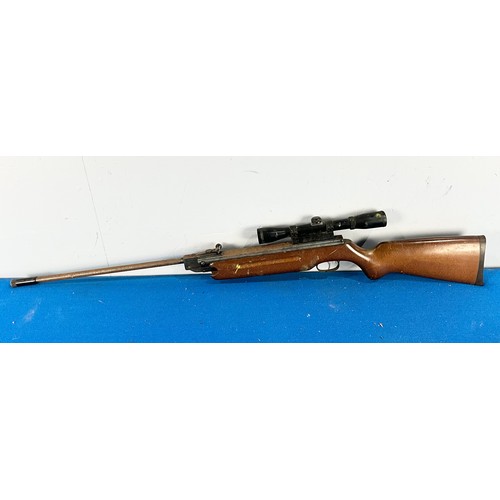 32 - A GERMAN WEIHRUACH HW 35 KAL. 5.5 AIR RIFLE WITH WOODEN STOCK AND WEBLEY & SCOTT 4 X 32 PRO-OPTIC GU... 