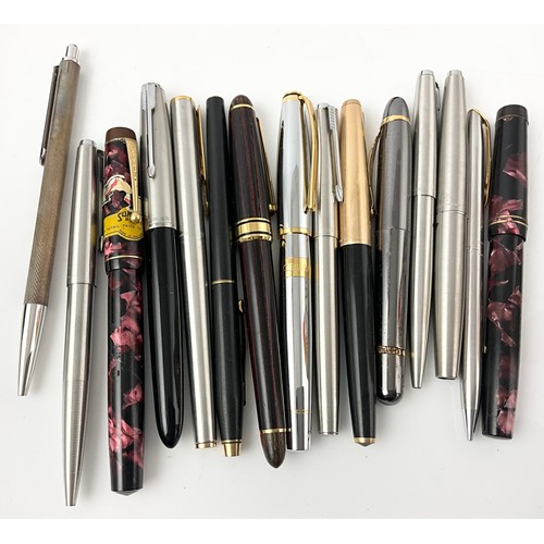 68 - MIXED COLLECTION OF PROPELLING AND FOUNTAIN PENS INCLUDINGBOX PARKER PEN SET ,  MARBLED STEPHENS LEV... 