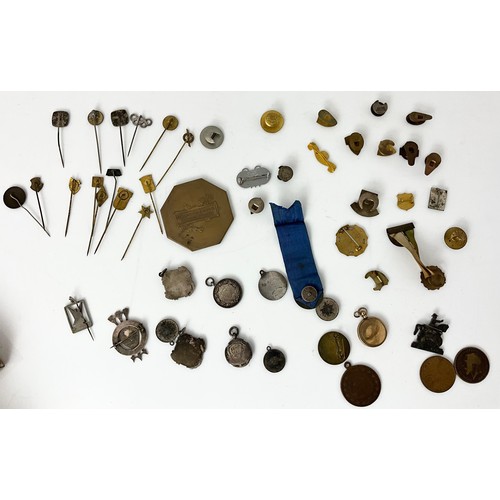 62 - GOOD COLLECTION OF ANTIQUE / VINTAGE BADGES , PINS , MEDALS  INCLUDING SPORTING , SILVER ETC