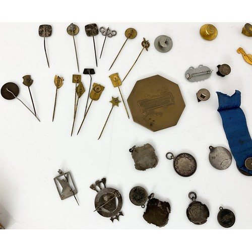 62 - GOOD COLLECTION OF ANTIQUE / VINTAGE BADGES , PINS , MEDALS  INCLUDING SPORTING , SILVER ETC