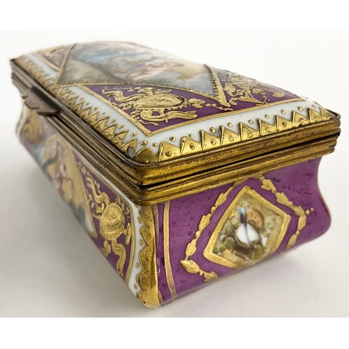 23 - LOVELY QUALITY 19TH CENTURY RECTANGULAR SEVRES PORCELAIN BOX WITH HINGED COVER WIDTH 10cm