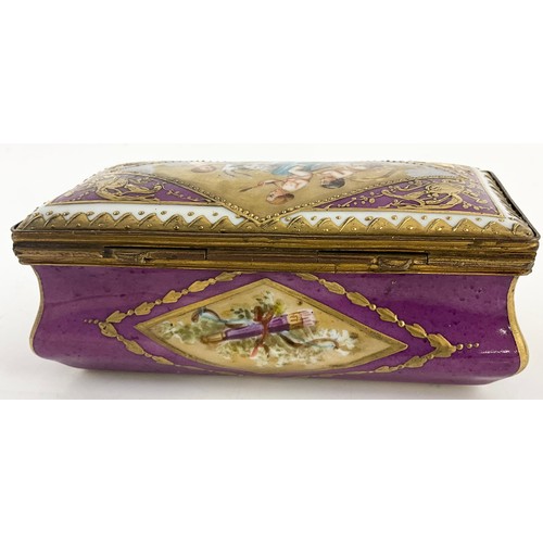 23 - LOVELY QUALITY 19TH CENTURY RECTANGULAR SEVRES PORCELAIN BOX WITH HINGED COVER WIDTH 10cm