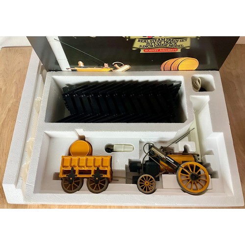  HORNBY, STEPHENSONS ROCKET, BOXED & IN ORIGINAL TRADE BOX, REAL STEAM TRAIN PACK WITH TRACK 3.5 INCH... 
