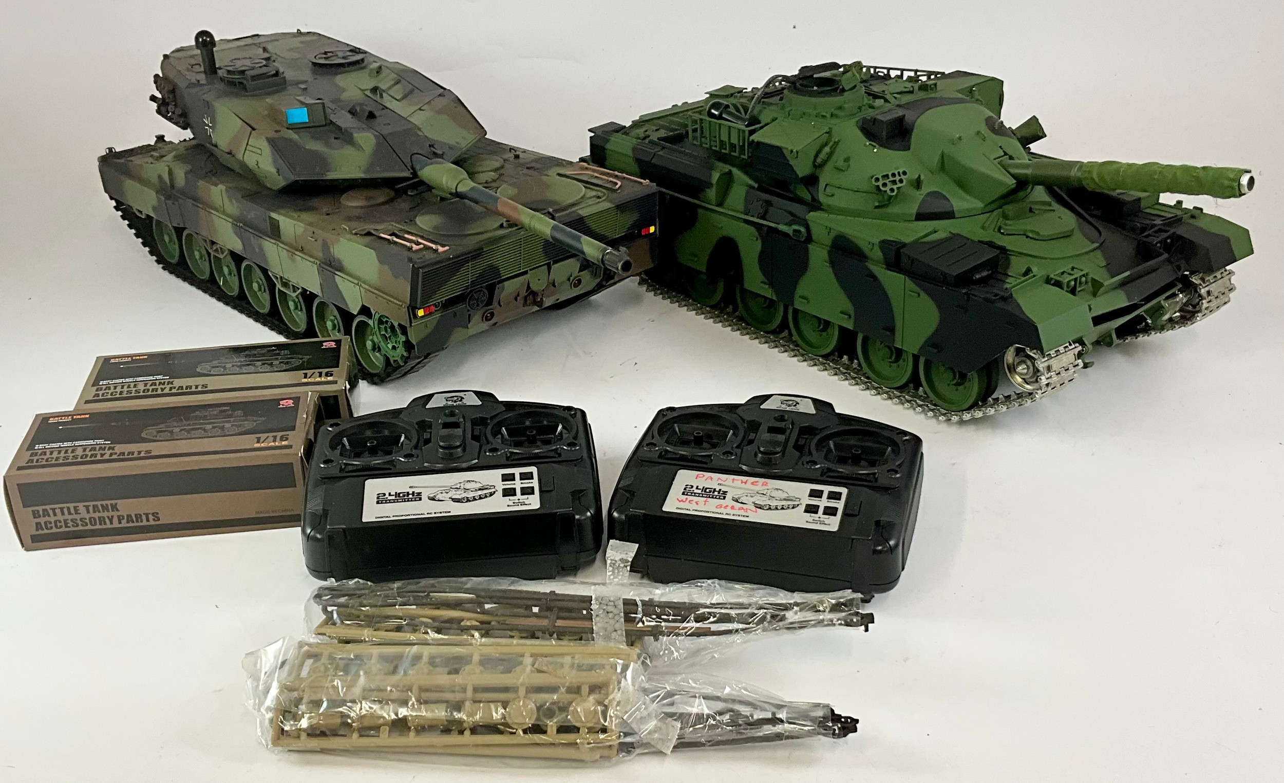 HENG LONG RADIO CONTROLLED BATTLE TANK, 1/16 SCALE REAL ACTION , A ...