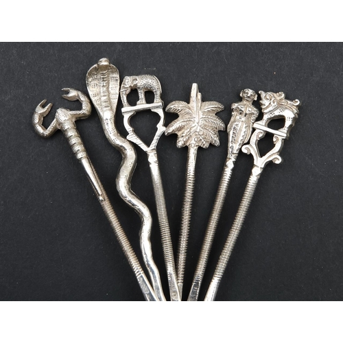 59 - A cased pair of George V silver seal top spoons, and Indian teaspoonsthe seal top spoons, by Carring... 