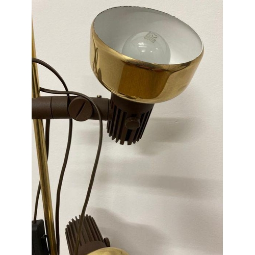 272 - A twin spotlight floor lamp (H146cm)