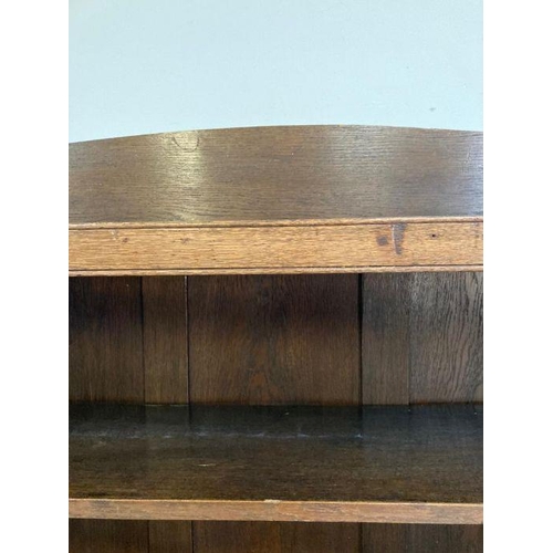 133 - A Mid Century four shelf oak bookcase (H195cm W121cm D33cm)AF