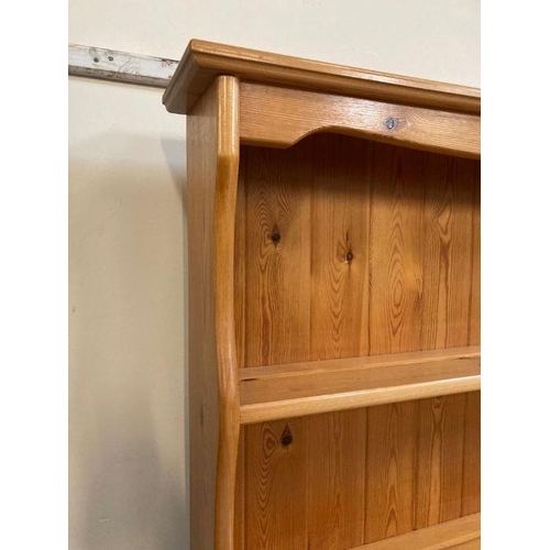 153 - A pine three drawer, three cupboard Welsh dresser (H167cm W132cm D46cm)