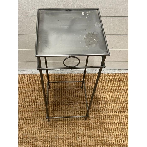 189 - A small metal side table