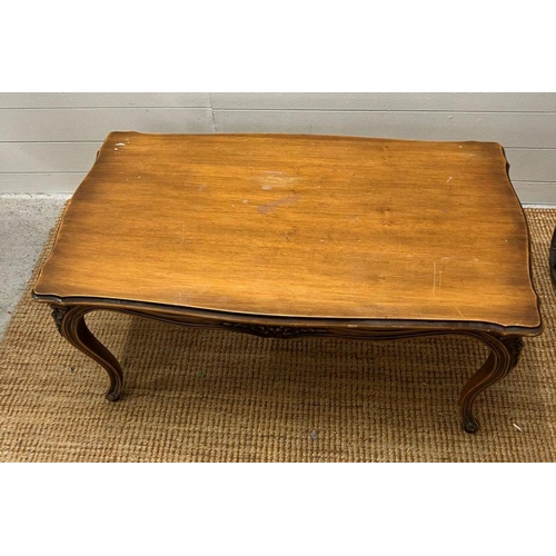 191 - A coffee table on cabriole legs