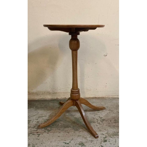 21 - A light oak pedestal wine table on four legs AF (H68cm)