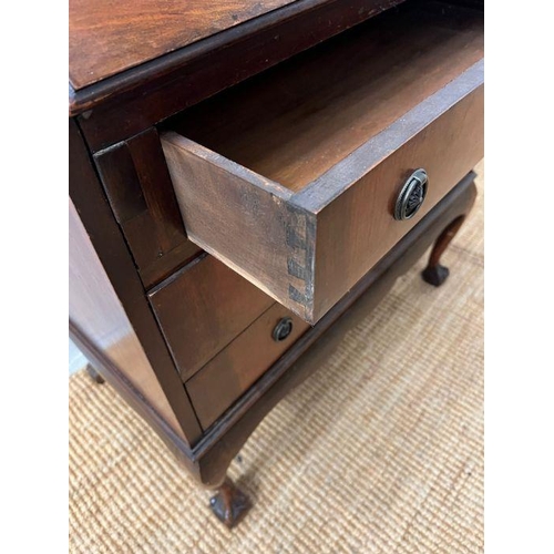 221 - A mahogany bureau, the fall enclosing interior fitted above three long drawers (H100cm W75cm D43cm)