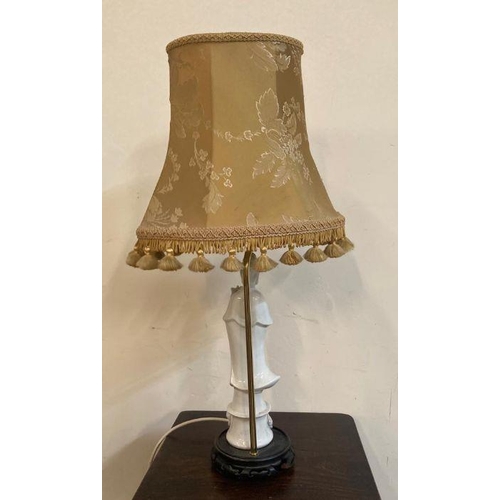 244 - A Chinese style ceramic figurine table lamp