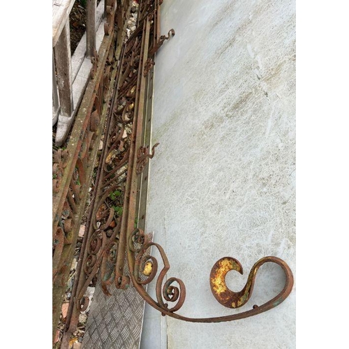 275 - Reclaimed metal scrolling iron work panels (W270cm X 2 W440cm X1)